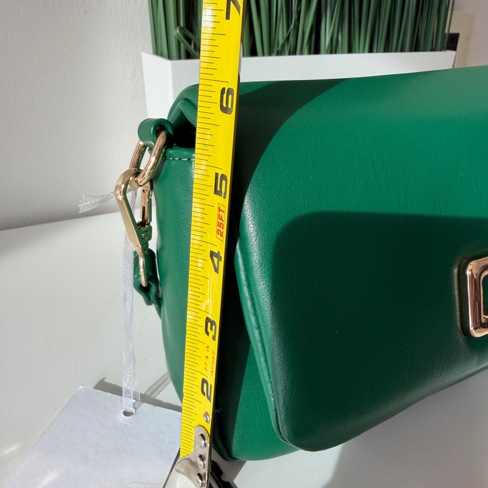 David Jones Green Leather Crossbody Bag Gold Hardware Adjustable Strap NEW - Picture 11 of 11
